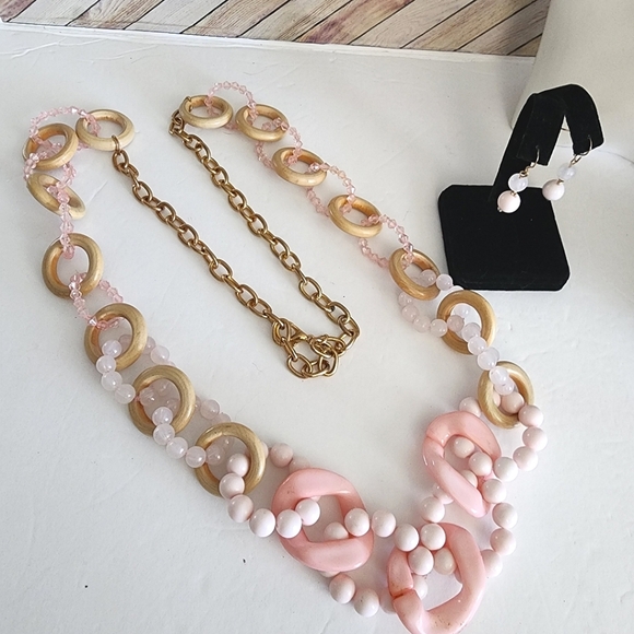 Long Sweater Necklace Wood and light Pink Acrylic Necklace Matching Earrings Set - Picture 3 of 8